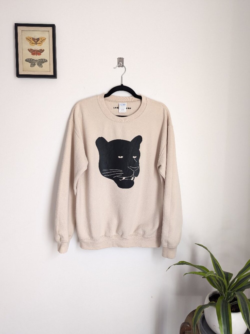 Lorien Stern Crewneck Sweatshirt Cream Black Panther Graphic Size M